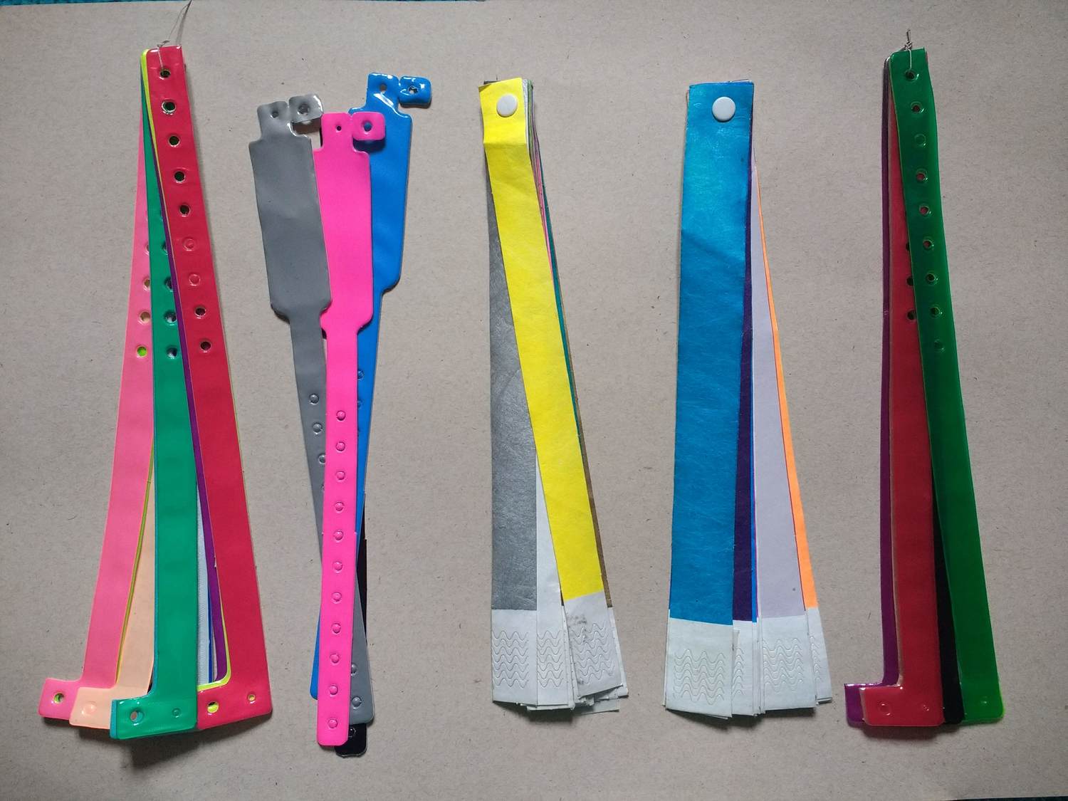 Muestrario de diferentes pulseras